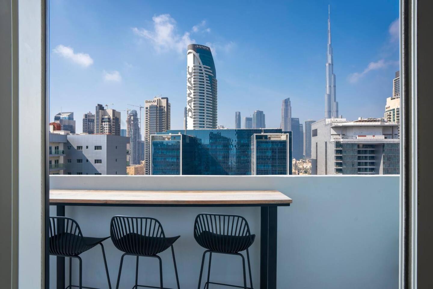 Апартаменты 5-Star Burj Khalifa View In Boho With Pool & Gym! Дубай Экстерьер фото