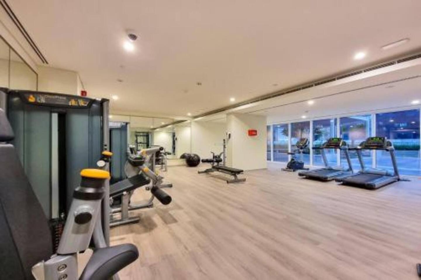 Апартаменты 5-Star Burj Khalifa View In Boho With Pool & Gym! Дубай Экстерьер фото