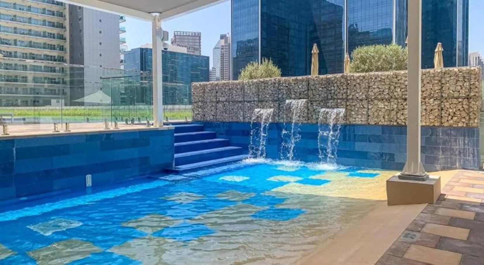 Апартаменты 5-Star Burj Khalifa View In Boho With Pool & Gym! Дубай Экстерьер фото